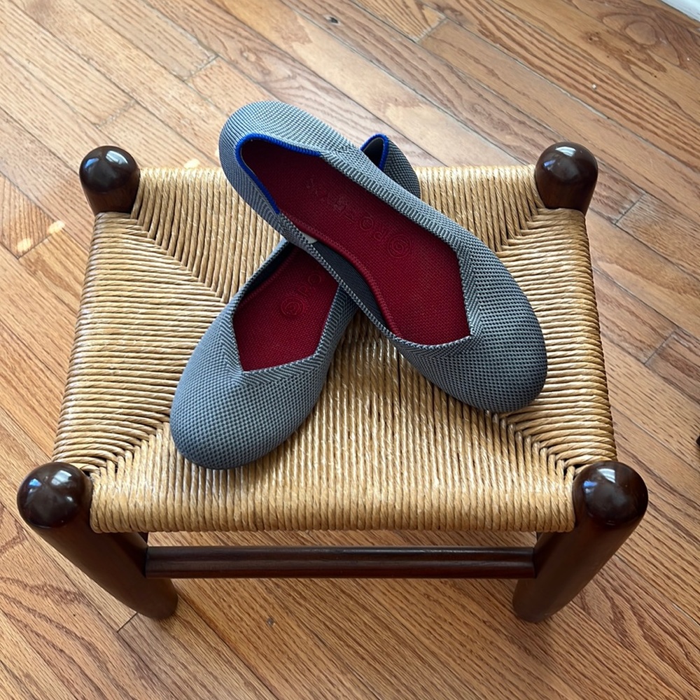 Gray round-toed Rothy’s